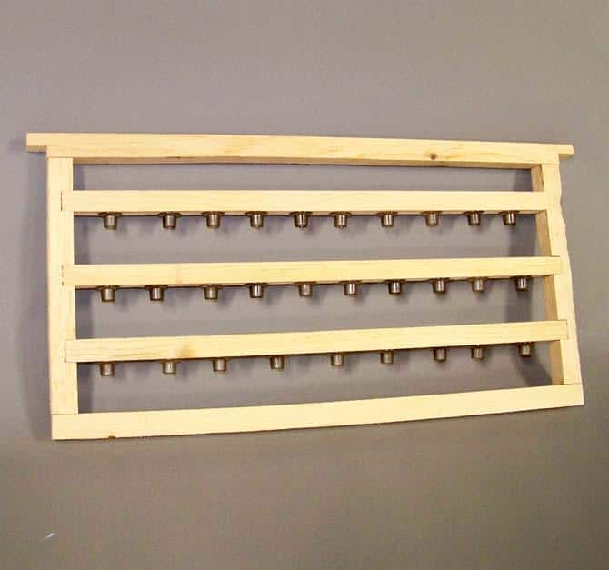 4pcs 15-Hole Queen Bee Hive Bar Frames Comb with 50pcs Plastic Cell Cups 